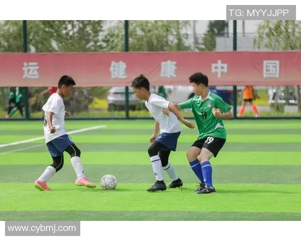 与足球明星同场竞技的难忘经历与成长故事