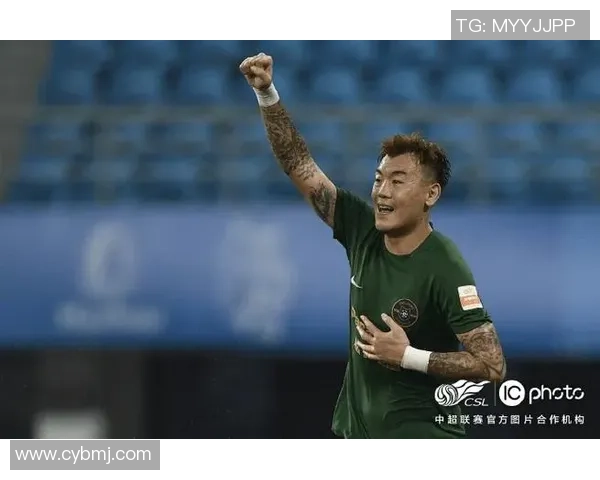 斜眼足球明星背后的故事与成就揭秘，谁才是这项运动的传奇人物